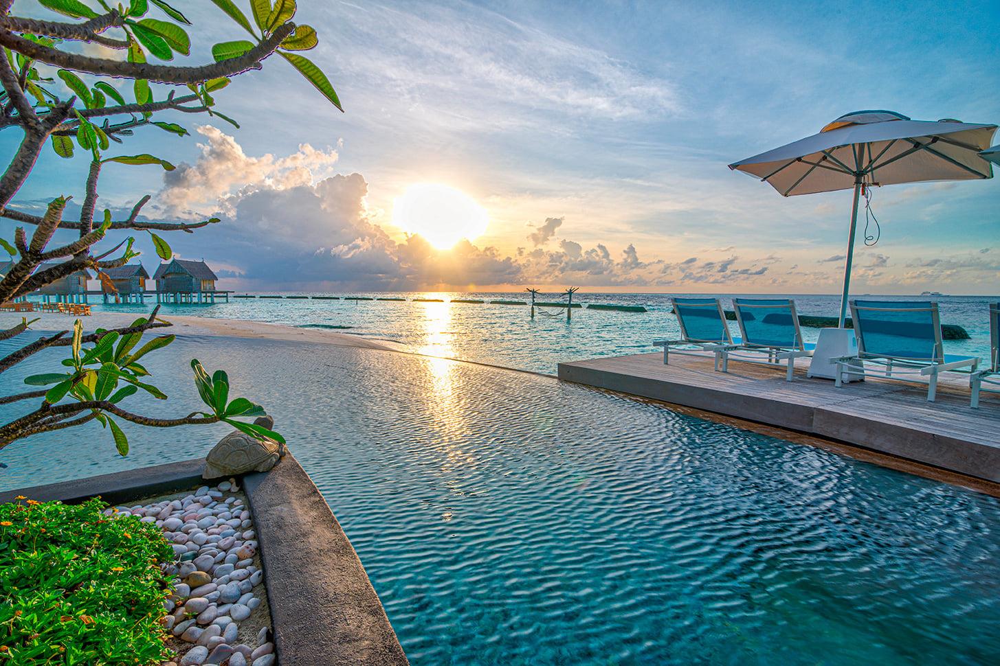 Отель HIDEAWAY BEACH RESORT Мальдивы